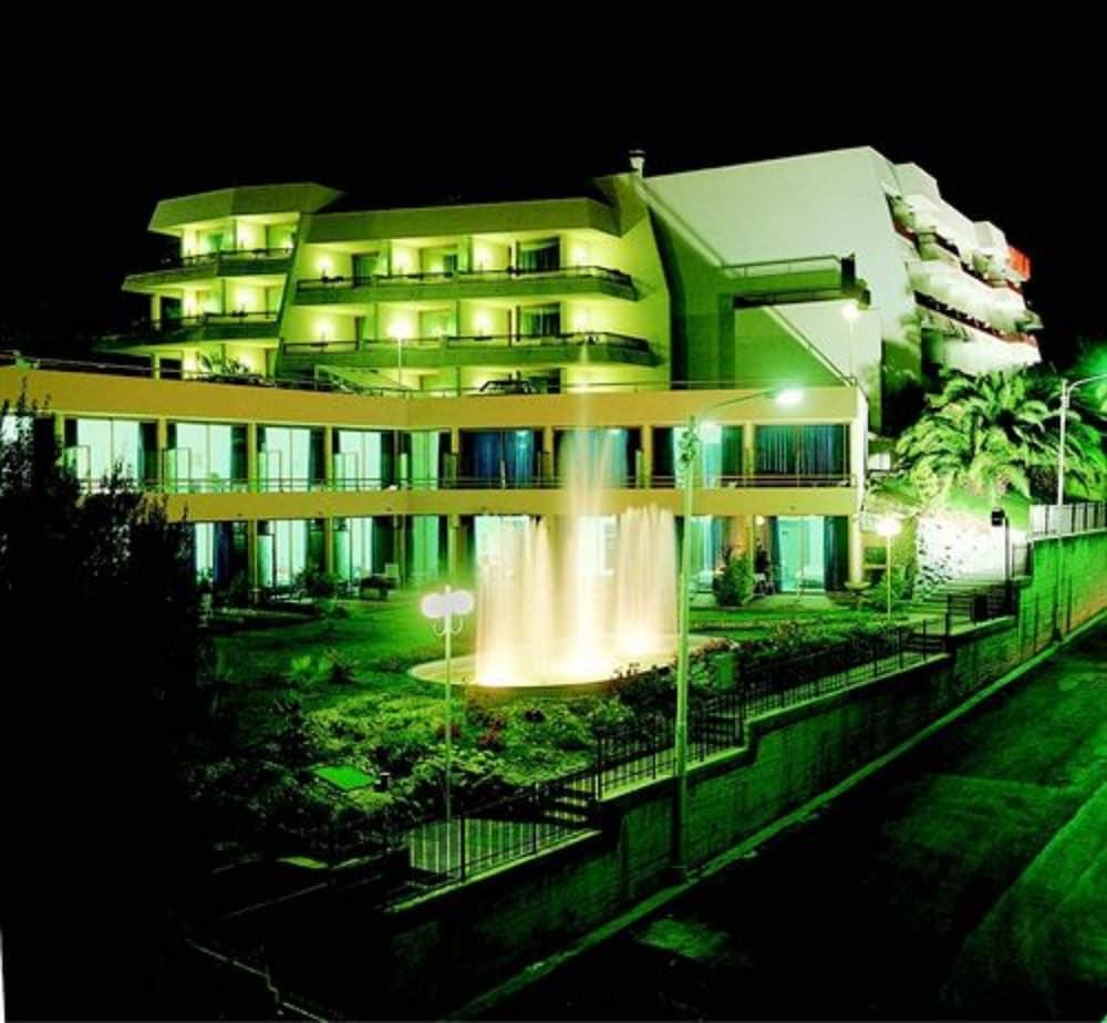 Nyala Suite Hotel Sanremo Exterior photo