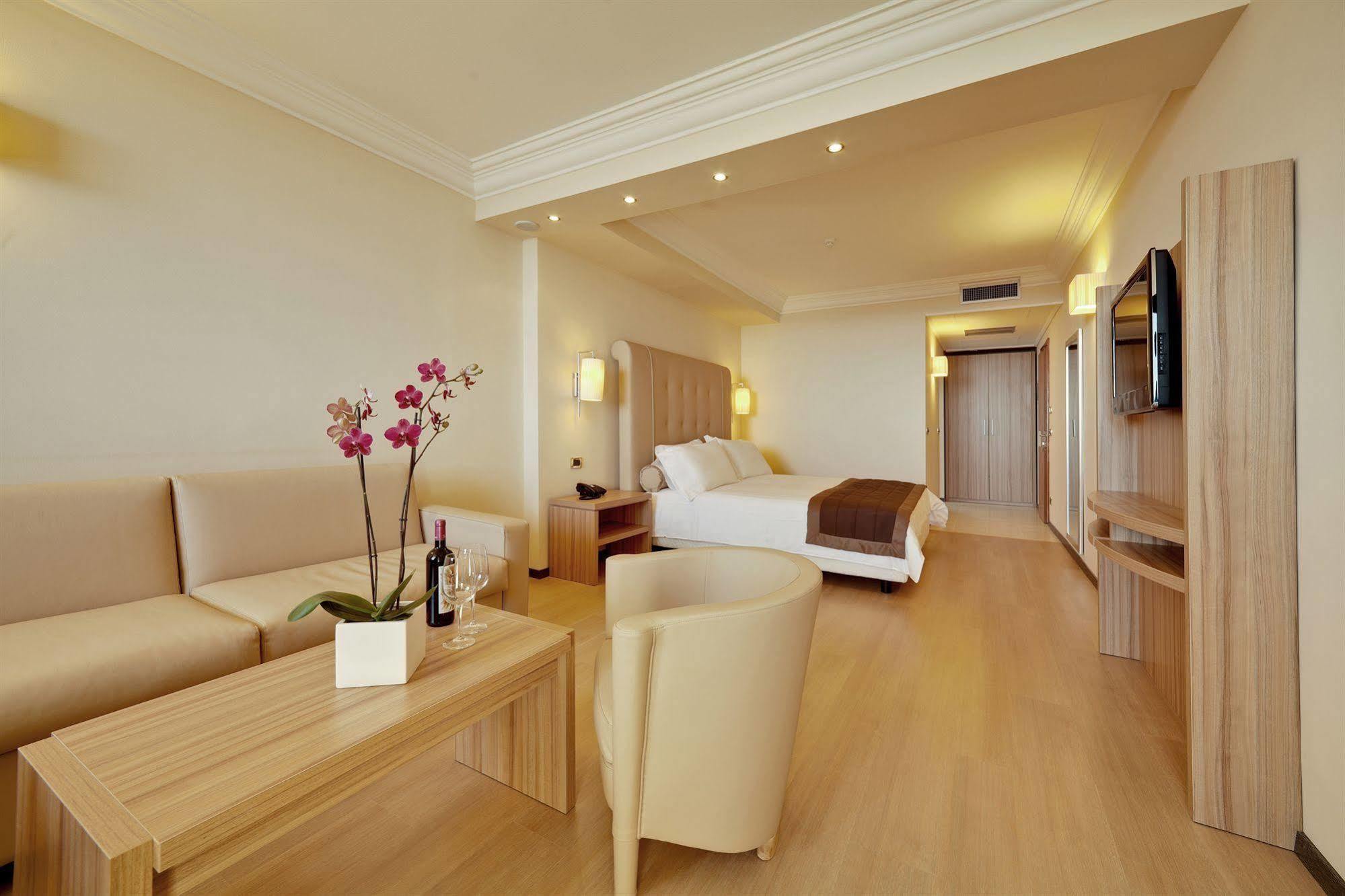 Nyala Suite Hotel Sanremo Exterior photo