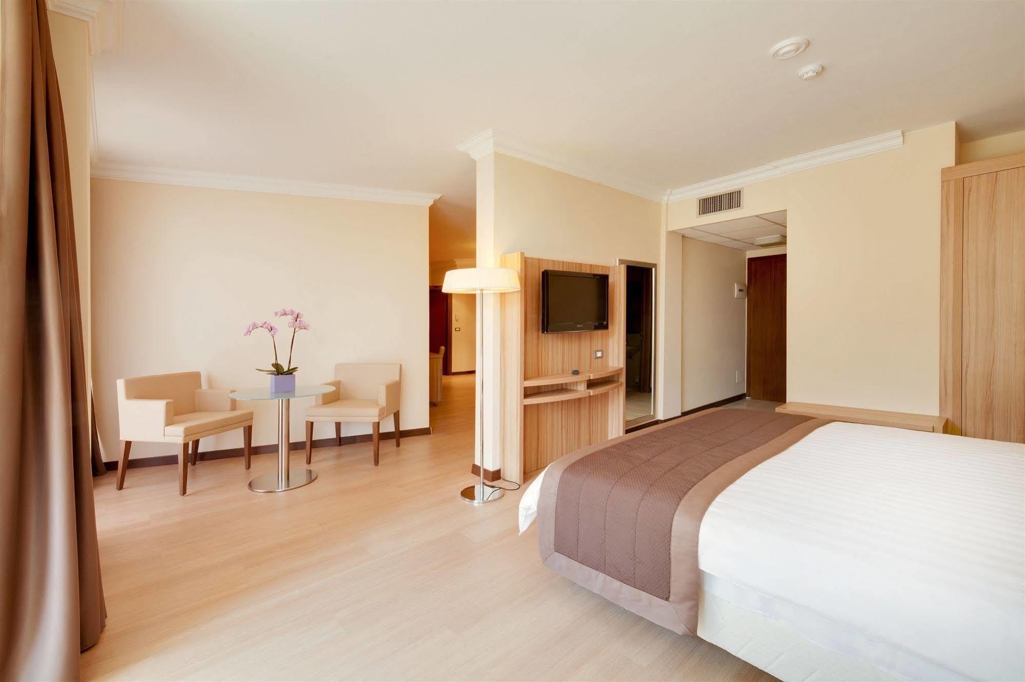 Nyala Suite Hotel Sanremo Exterior photo